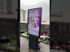 Drive Luar Ruangan Melalui Papan Menu